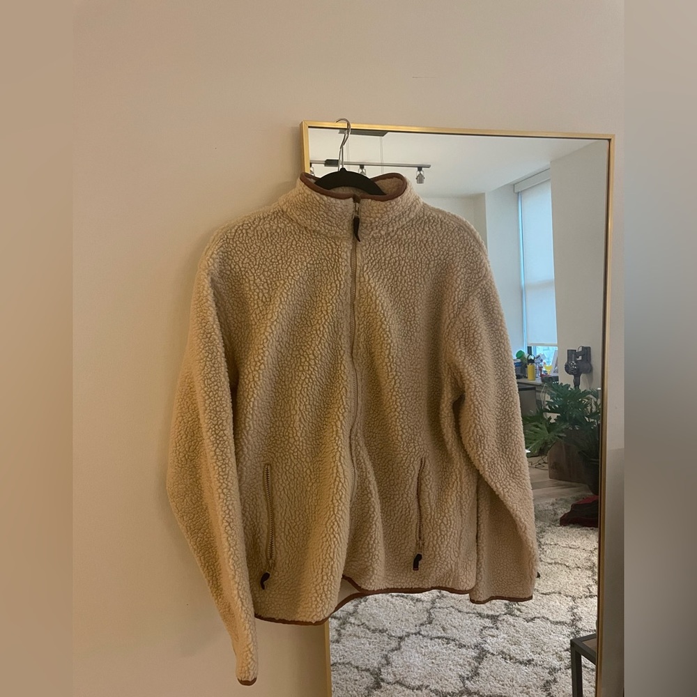 Urban Outfitters //Sherpa jacket